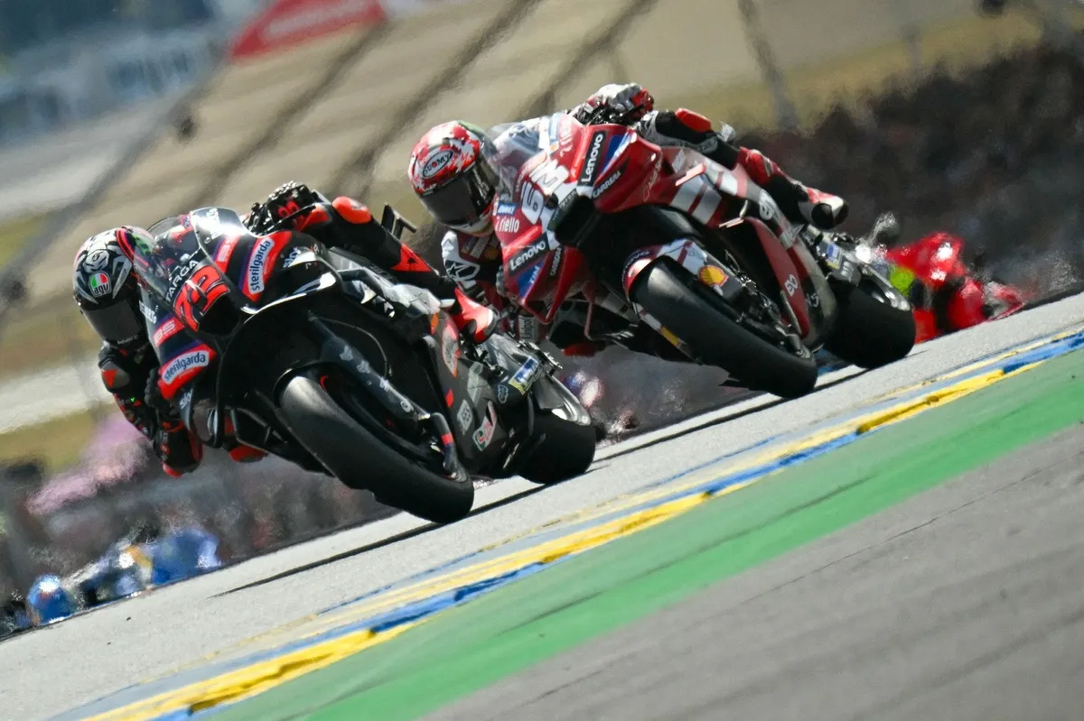 Aprilia Ungguli Ducati di Le Mans Berkat Traksi dan Masuk Tikungan - sumber: (motorsport)