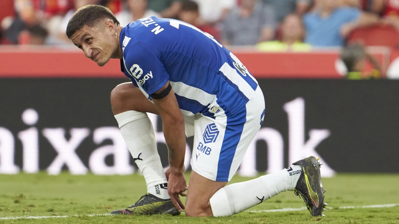Bek Alaves Akan Pertaruhkan Harga Diri saat Jamu Barcelona