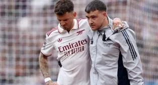 Ben White Tak Perlu Operasi Usai Cedera Lutut di Arsenal