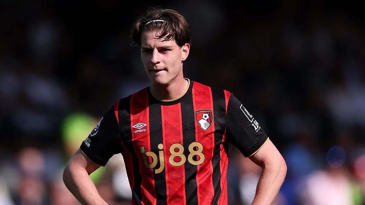 Bukan Hanya Alex Scott, MU Juga Incar Dua Rekannya di Bournemouth