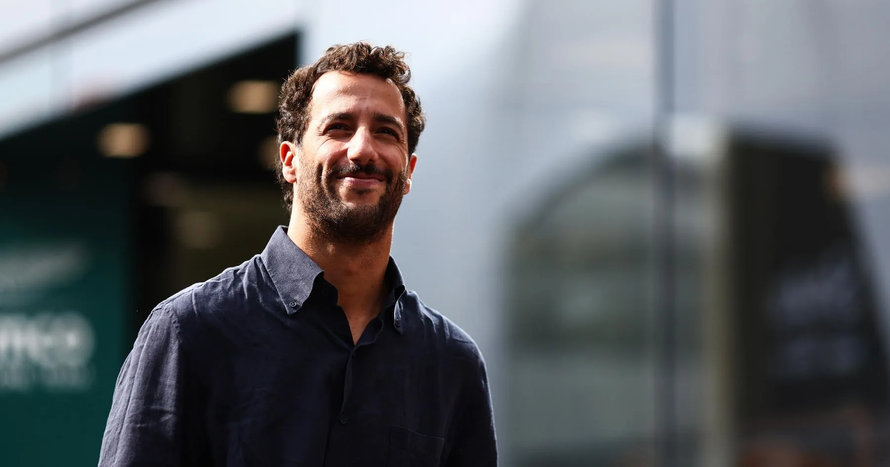 Daniel Ricciardo Pertimbangkan Kembali ke Dunia Balap - sumber: (racingnews365)