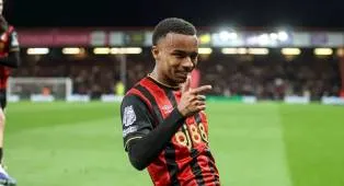 Eli Junior Kroupi Tidak Akan Dilepas ke Barcelona