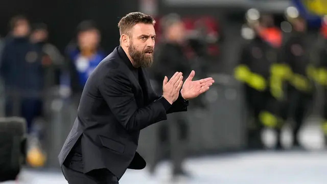 Emban Dua Misi, Daniele De Rossi: Bantu Roma dan Balas Dendam Genoa