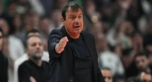 Ergin Ataman Ingin Panathinaikos Merebut Kemenangan di Game 5