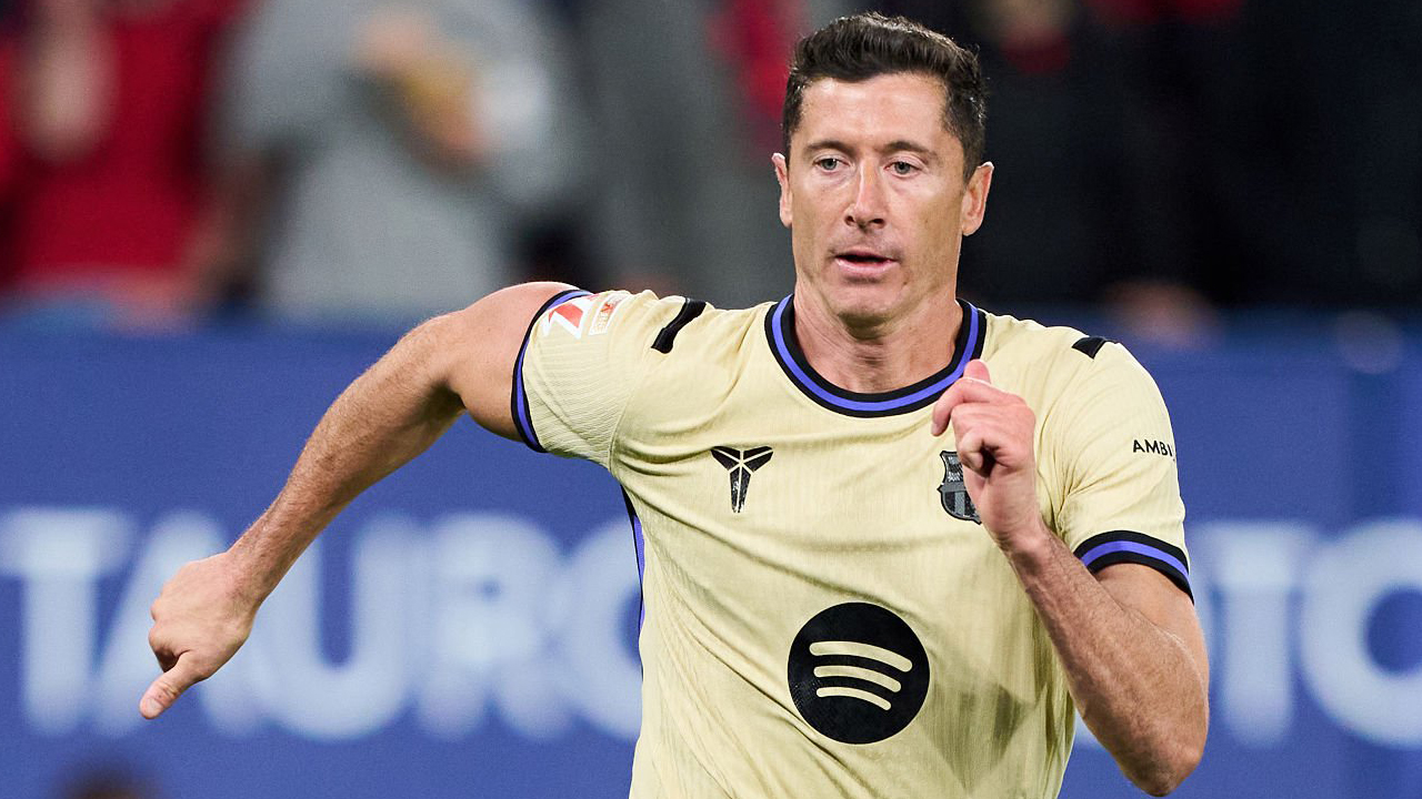 FC Porto Ikut Masuk Perburuan Robert Lewandowski dari Barcelona