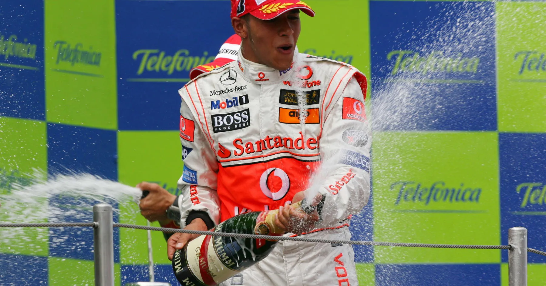 Lewis Hamilton Pecahkan Rekor F1 Berusia 47 Tahun - sumber: (racingnews365)
