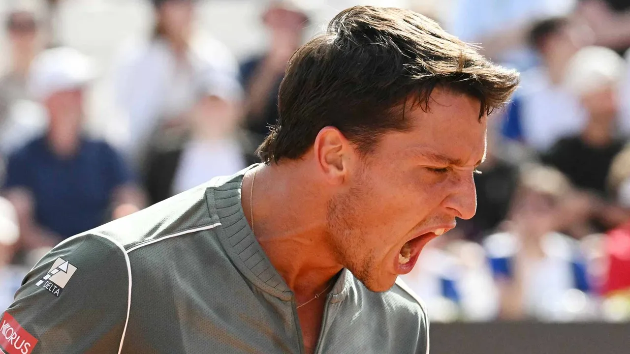 Luciano Darderi Susah Payah Usir Alexander Zverev Dari Roma