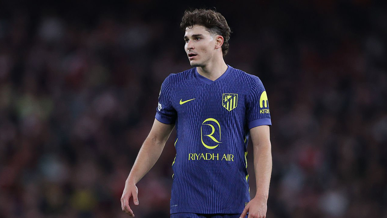 PSG Mundur dari Perburuan Julian Alvarez, Barcelona Dapat Angin Segar