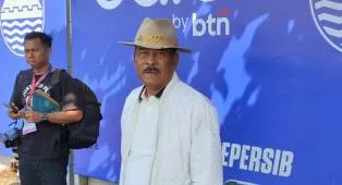 Sambangi Sesi Latihan, Umuh Genjot Motivasi Pemain Persib