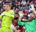 VAR Batalkan Gol West Ham di Menit Akhir Lawan Arsenal