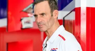 Alberto Puig Pensiun sebagai Manajer HRC pada 2027