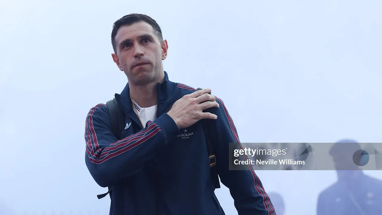 Emiliano Martinez kembali masuk rencana Fenerbahce