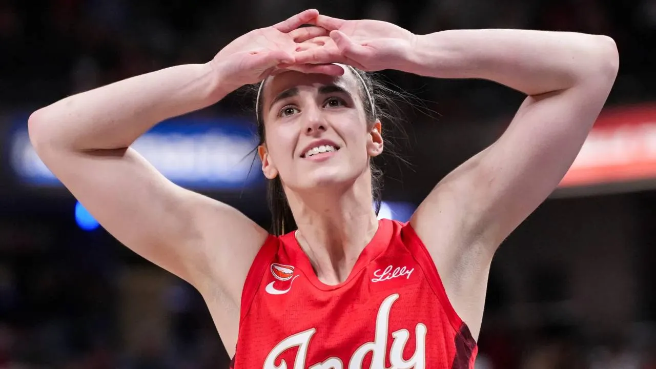 Caitlin Clark mengatakan proses pemulihan bukan hanya soal kondisi fisik, tetapi juga tentang kembali mempercayai tubuhnya setelah absen panjang akibat cedera. (Foto: AP)