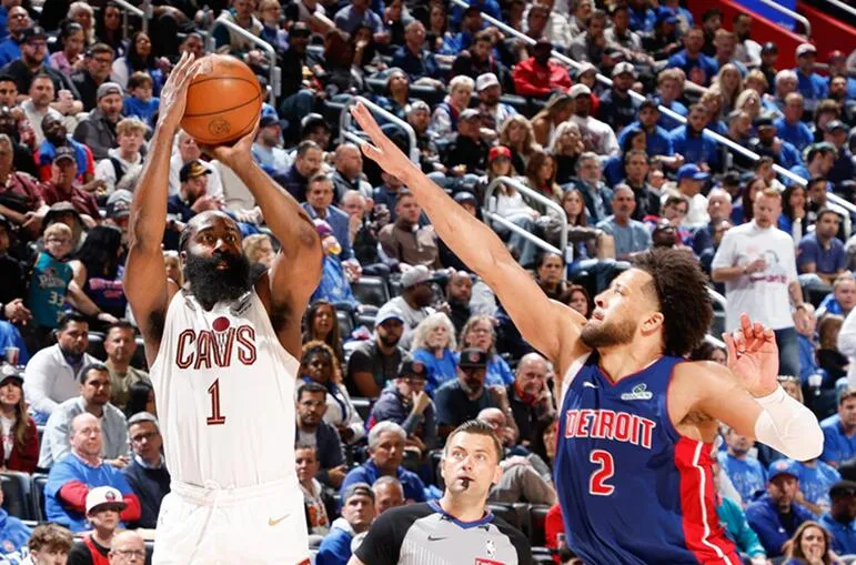 Cavaliers Tundukkan Pistons 117-113 di Gim 5 Playoff - sumber: (mainbasket)