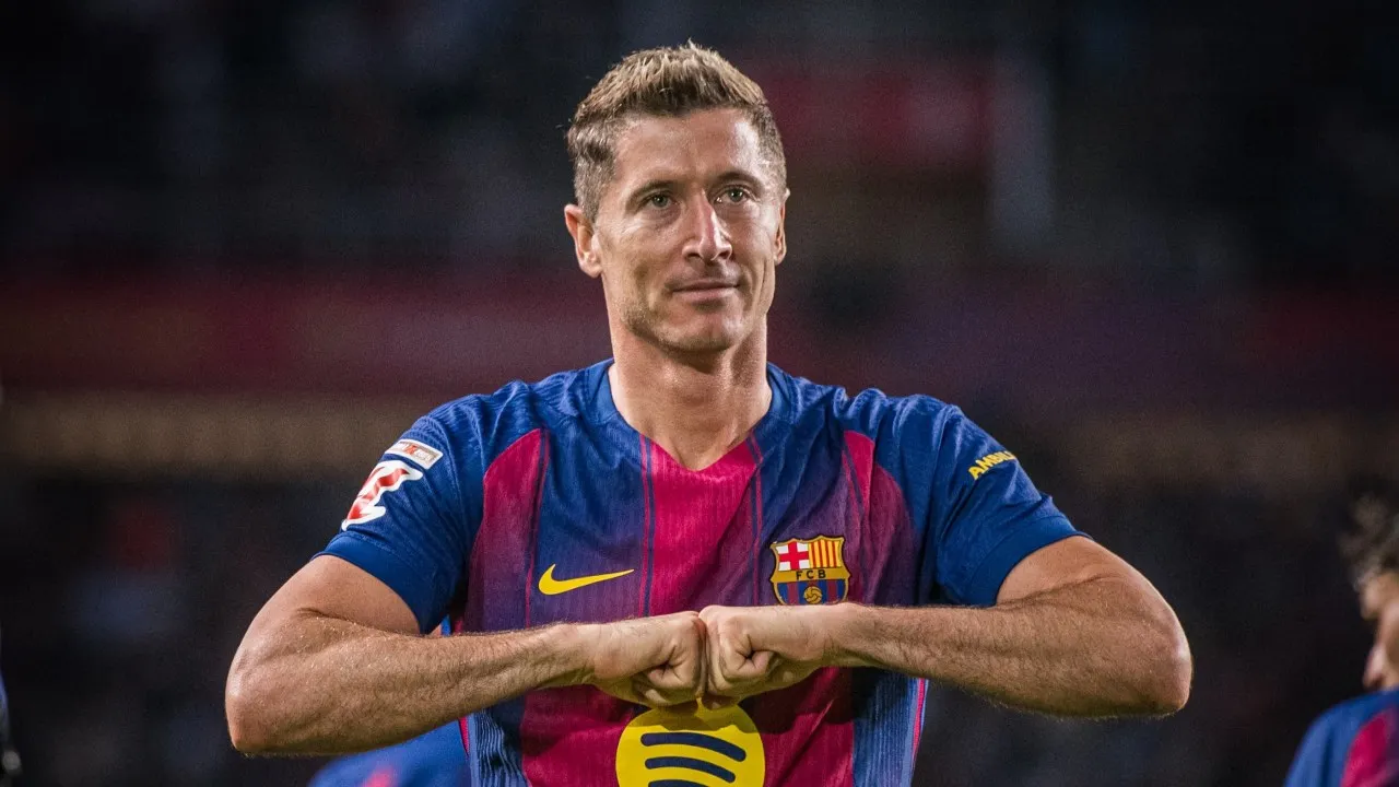 Fabrizio Romano Ungkap Hambatan Datangkan Robert Lewandowski ke Milan