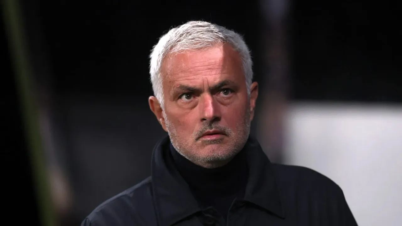 Florentino Perez Coba Redakan Rumor Kembalinya Mourinho