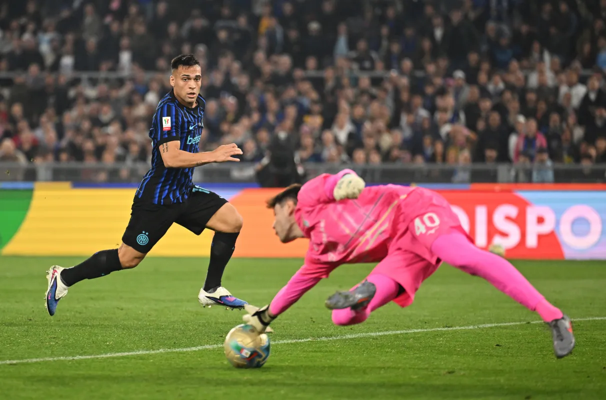 Inter Tundukkan Lazio 2-0, Chivu Raih Gelar Ganda di Final Coppa Italia - sumber: (footballitalia)