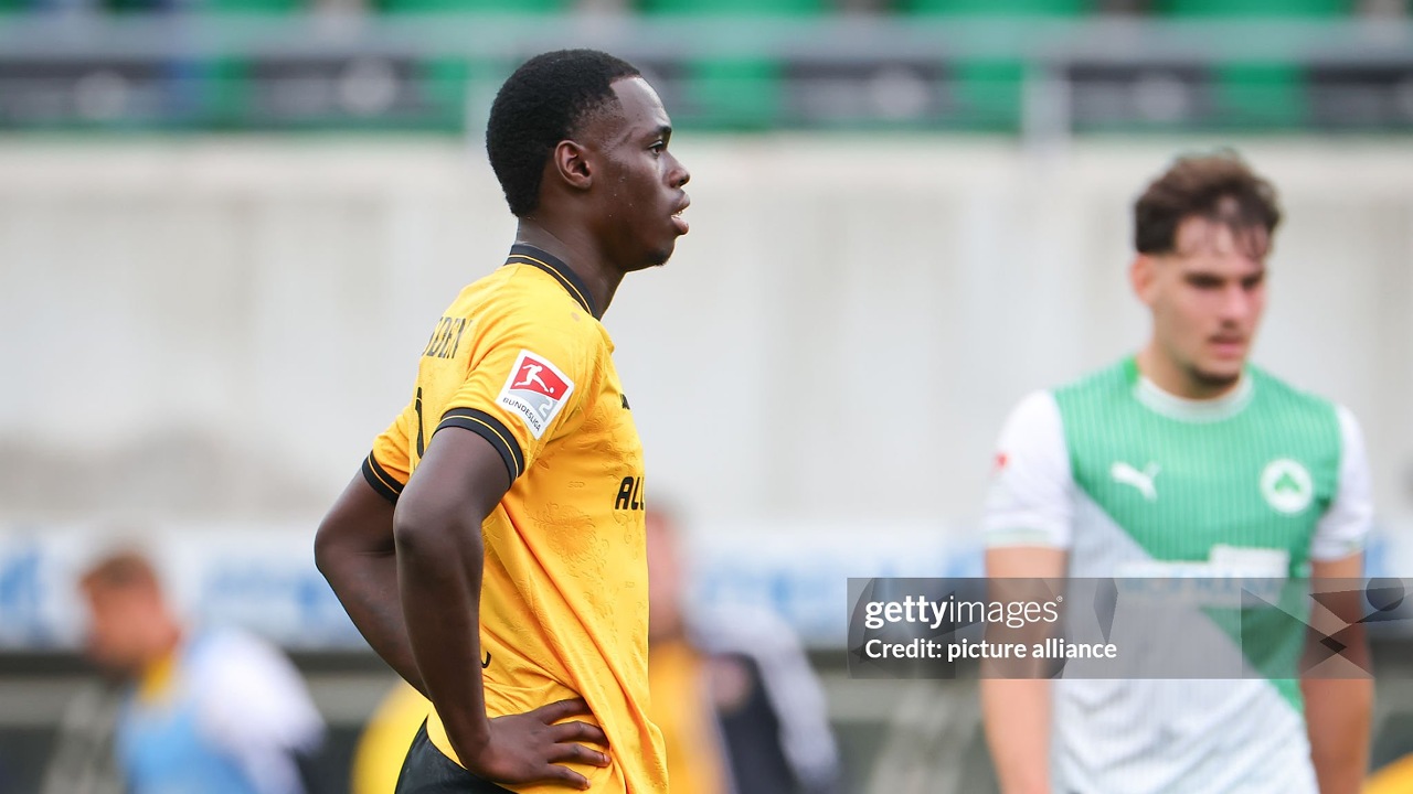 Kofi Amoako Makin Dekat Gabung Leeds United dari Dynamo Dresden