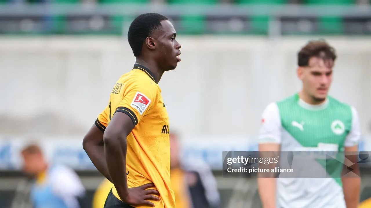 Kofi Amoako dorong transfer ke Leeds United