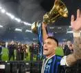 Saat Lautaro Martinez Angkat Trofi, Cristian Chivu Justru Pilih Mojok