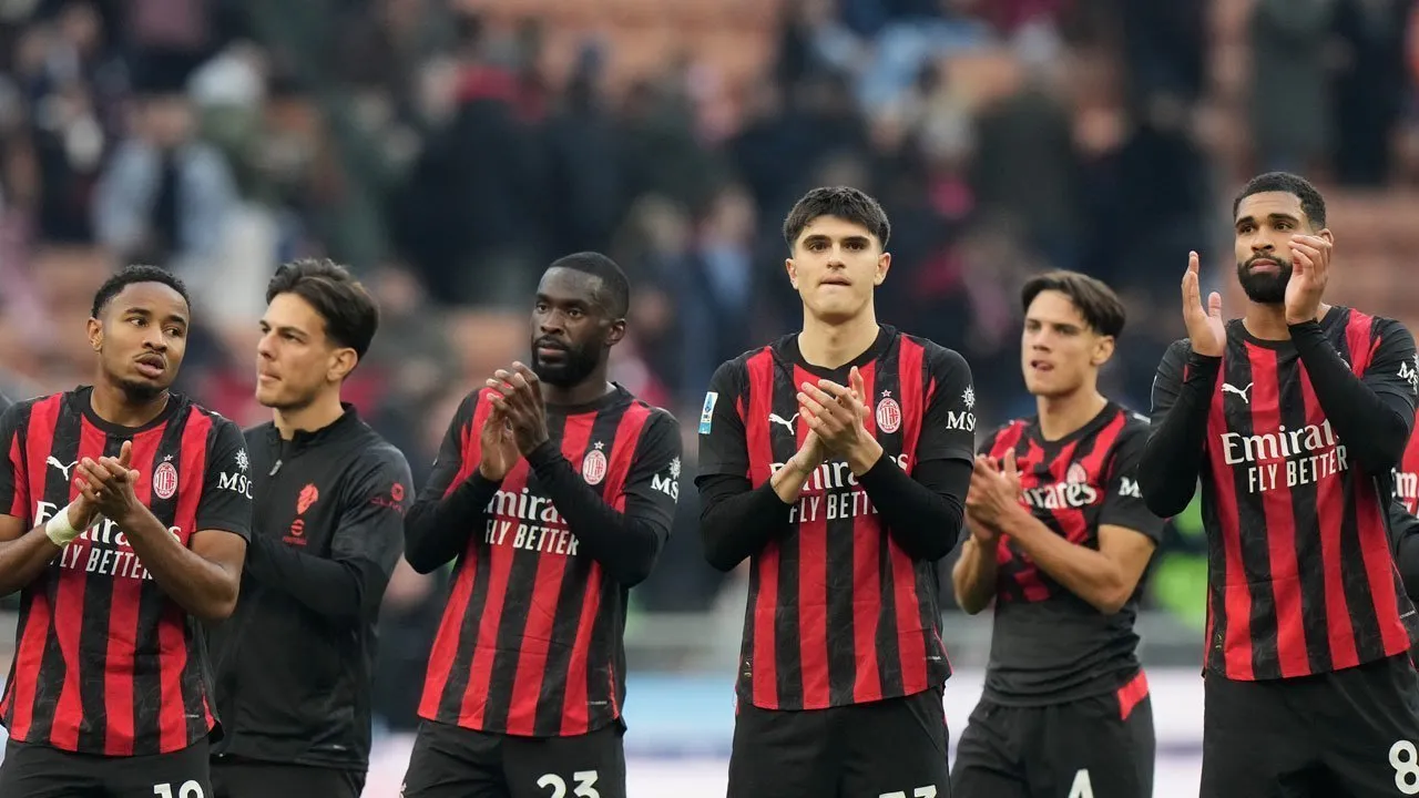 AC Milan Gelar Retret Darurat di Milanello, Hukuman untuk Performa Buruk?