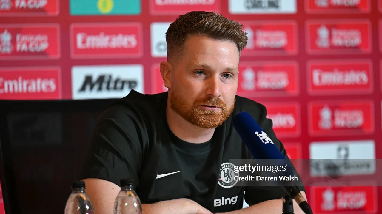 Calum McFarlane yakin Chelsea bisa kejutkan Manchester City