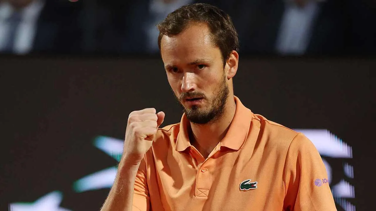 Daniil Medvedev Terseok-Seok, Tapi Siap Hadang Jannik Sinner Di Roma
