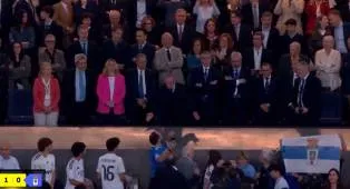 Florentino Perez Terlibat Debat dengan Penggemar di Bernabeu