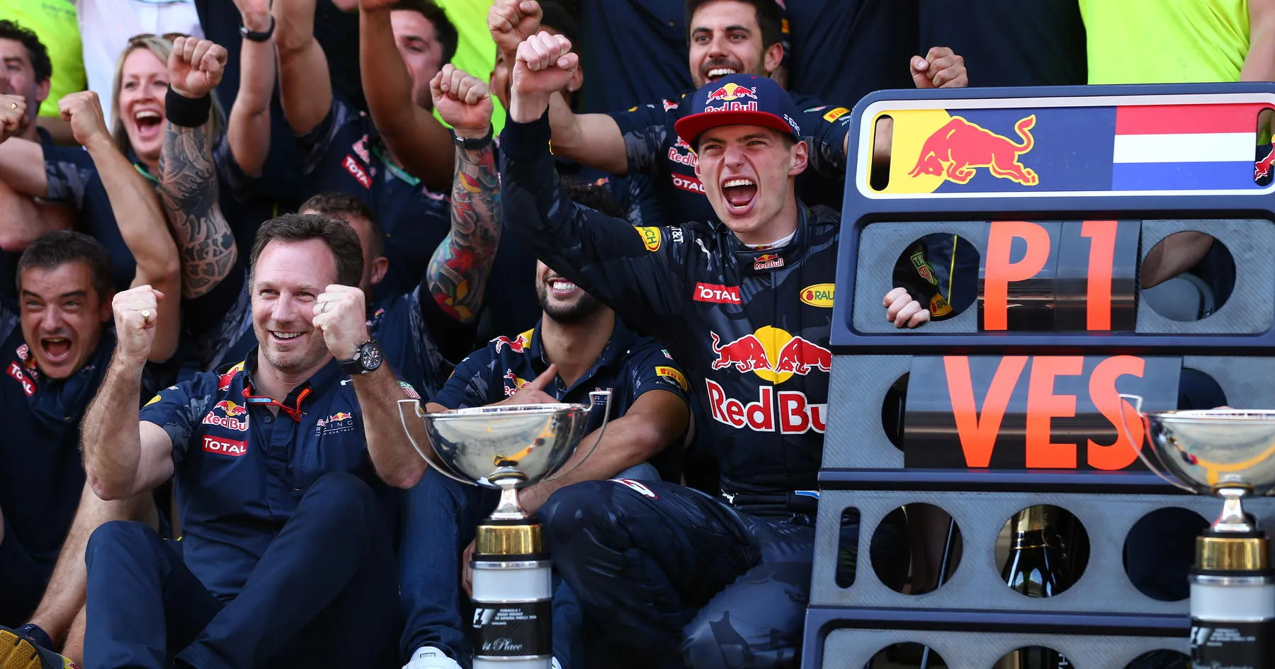 Helmut Marko: Horner Menolak Promosi Awal Verstappen - sumber: (racingnews365)