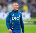 Santi Cazorla Dapat Standing Ovation di Santiago Bernabeu