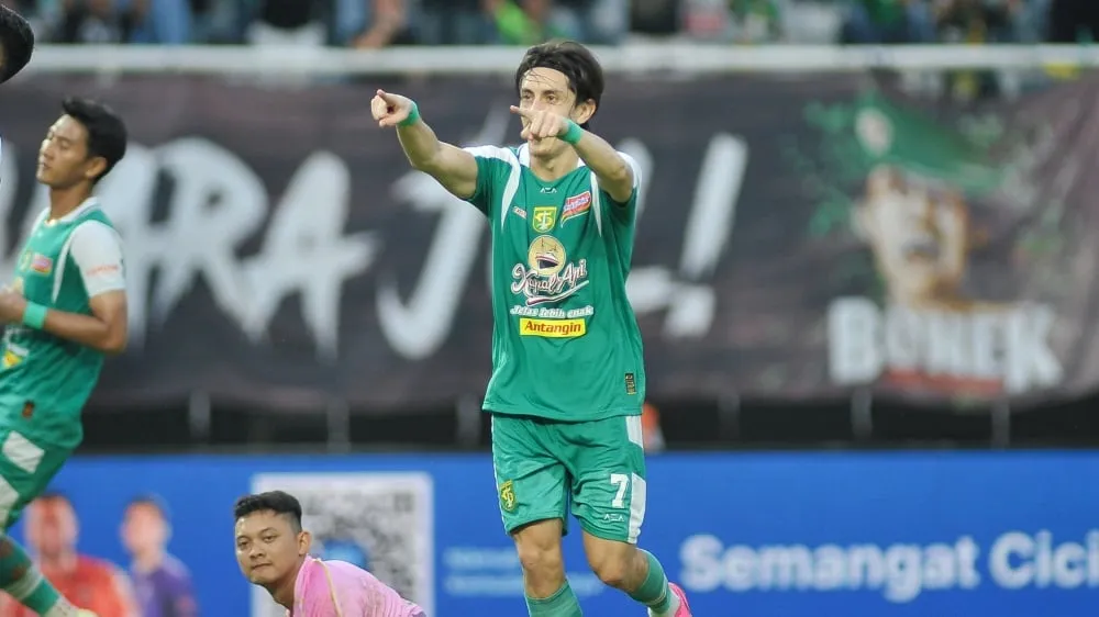 Tavares Peringatkan Persebaya Agar Fokus Hadapi Ancaman Semen Padang - sumber: (ileagueid)