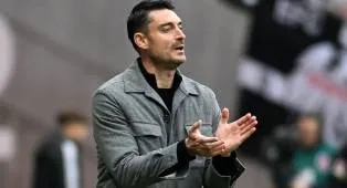 Albert Riera Pastikan Frankfurt Siap Hadapi Tantangan dari Stuttgart