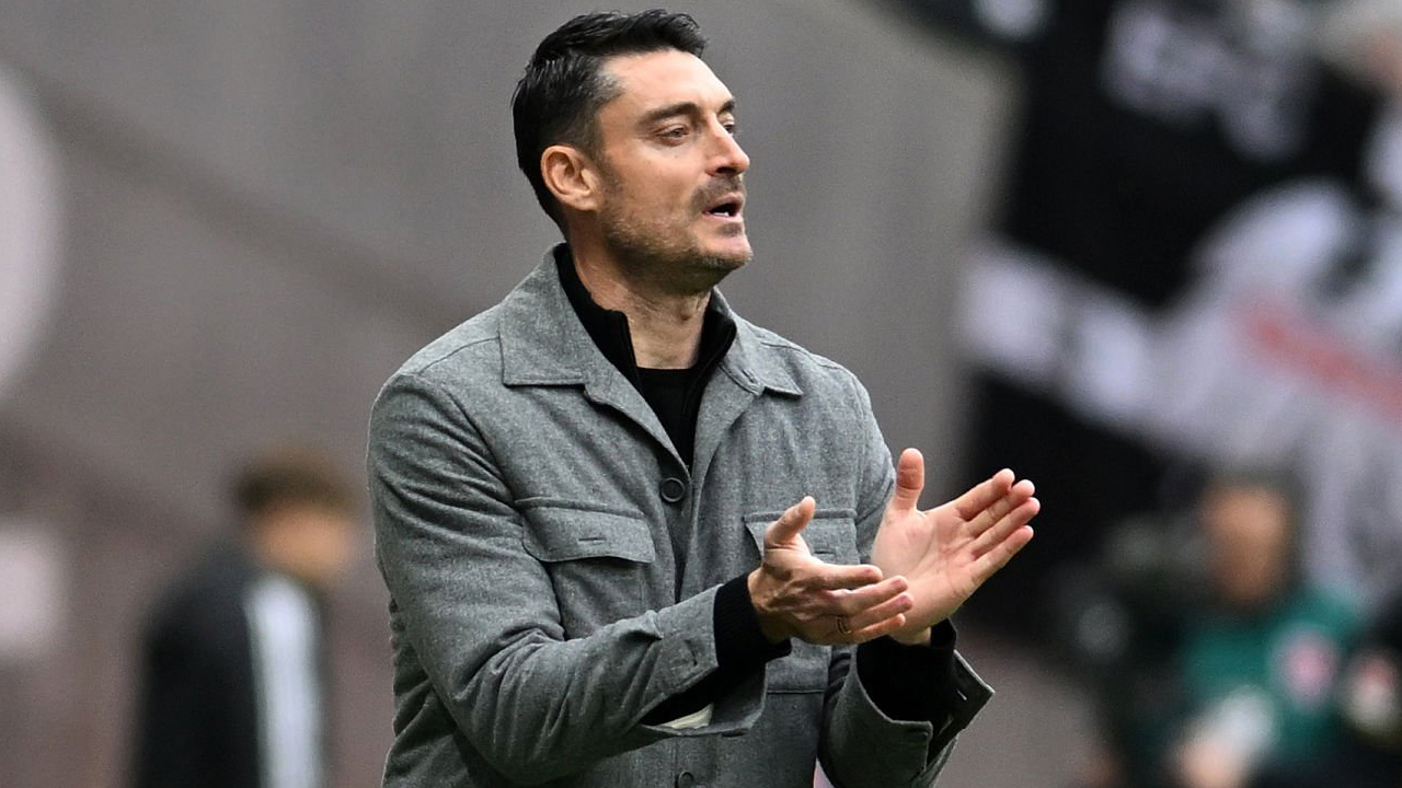 Albert Riera Pastikan Frankfurt Siap Hadapi Tantangan dari Stuttgart