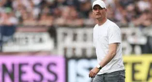 Alexander Blessin Pastikan St Pauli Siap Tempur Lawan Wolfsburg