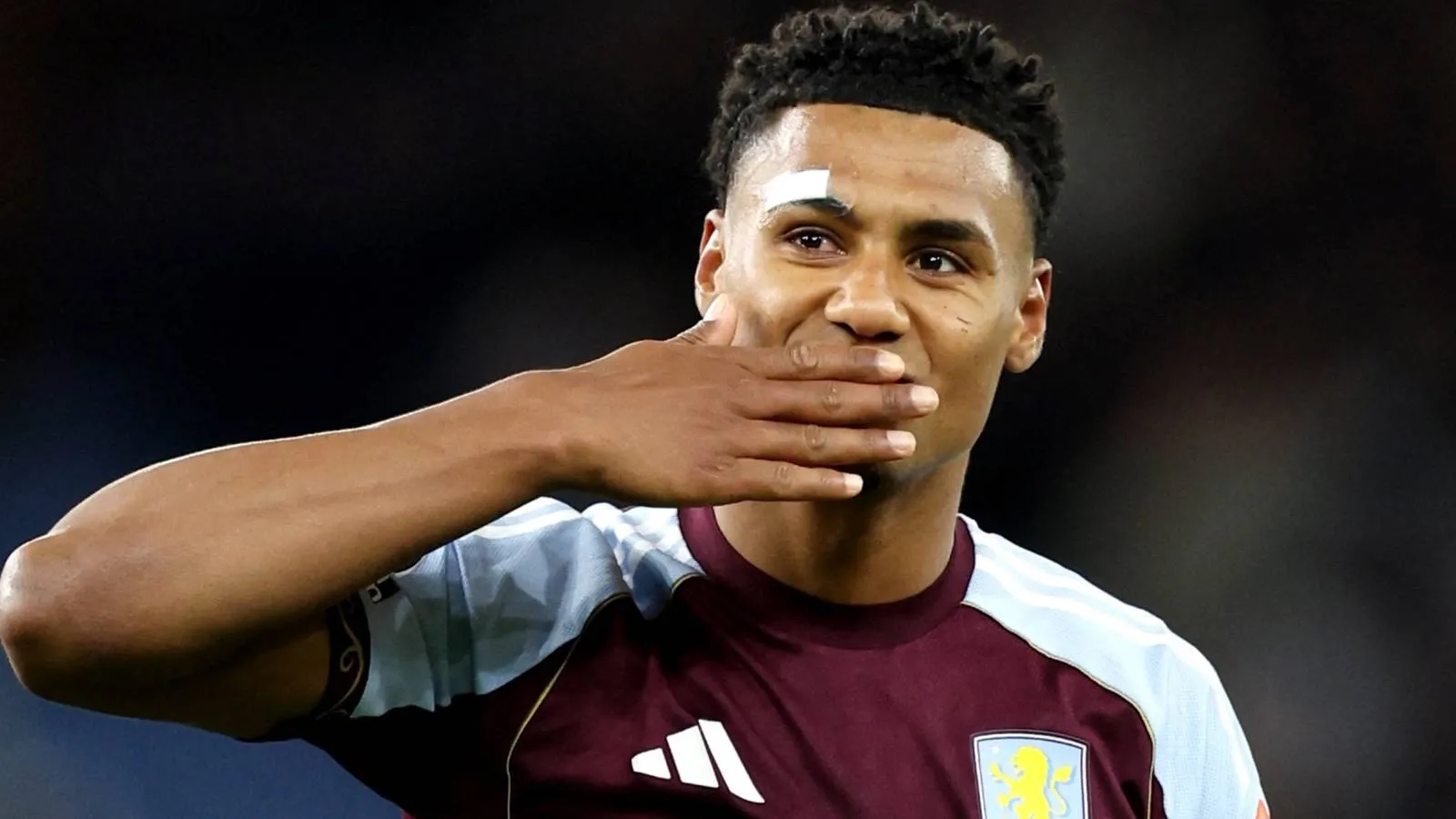 Aston Villa Bungkam Liverpool, Ollie Watkins Kritik Taktik Arne Slot - sumber: (givemesport)