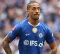 Barcelona Gigit Jari, Joao Pedro Bahagia di Chelsea