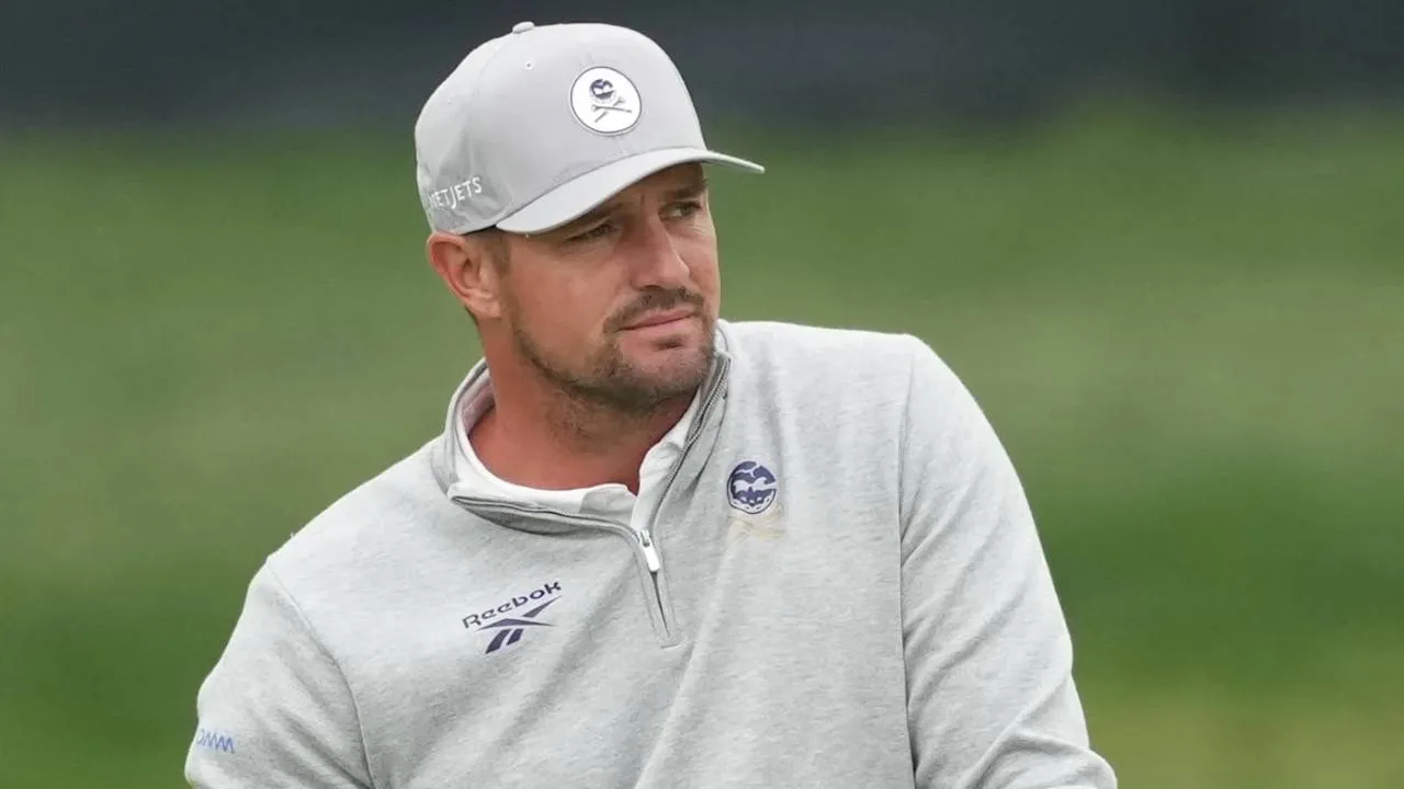 Bryson DeChambeau menutup putaran kedua dengan skor 71 atau 1-over, tetapi total 7-over membuatnya tertinggal tiga pukulan dari batas cut. (Foto: Golf Digest)