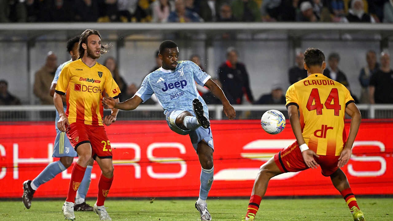 Dicoret dari Timnas Prancis, Pierre Kalulu Bahas Kontrak dengan Juventus