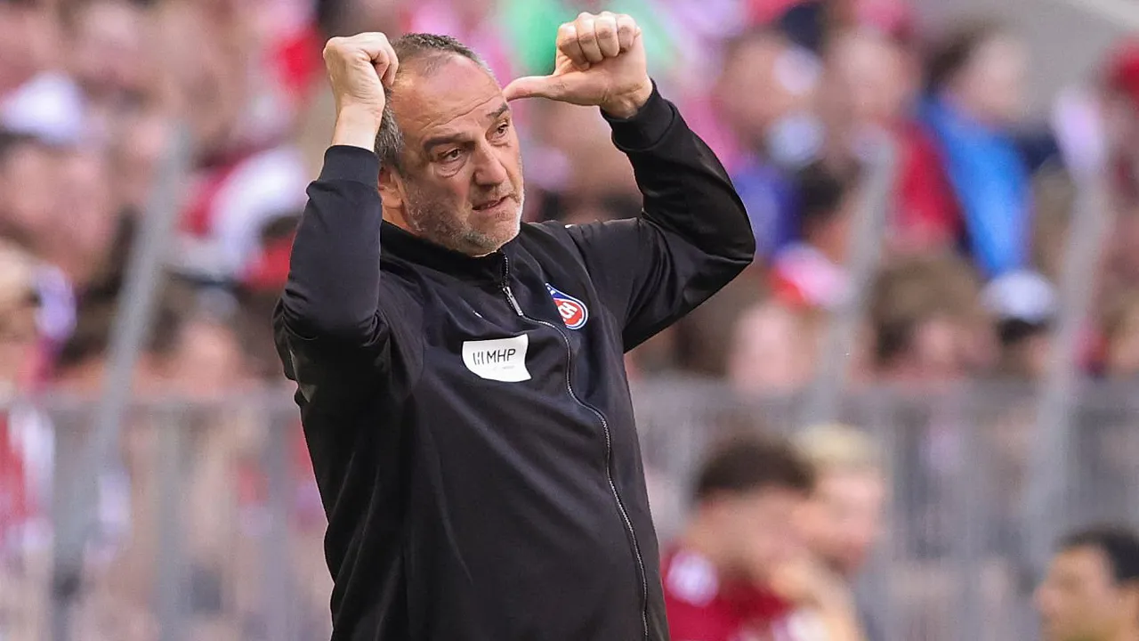 Frank Schmidt: Heidenheim Tak Akan Sibuk Pantau Wolfsburg!