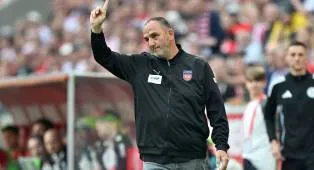 Frank Schmidt Minta Heidenheim Fokus Penuh di Laga Penentuan