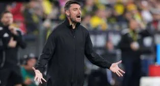 Frankfurt Wajib Menang, Albert Riera Waspadai Permainan Agresif Stuttgart