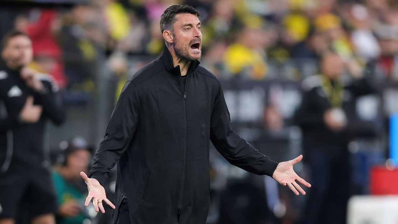 Frankfurt Wajib Menang, Albert Riera Waspadai Permainan Agresif Stuttgart