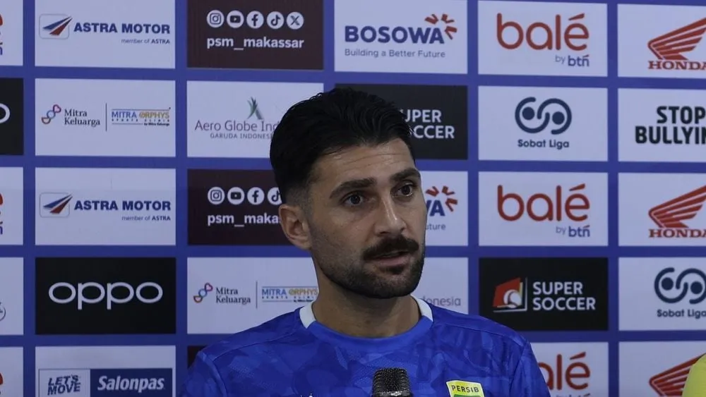 Frans Putros Siap Tampil Maksimal Melawan PSM Makassar - sumber: (ileagueid)