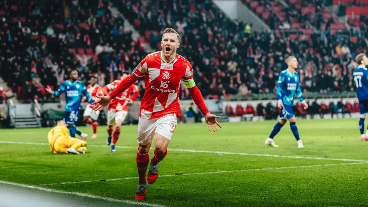 FSV Mainz 05 Resmi Memperpanjang Kontrak Kapten Silvan Widmer
