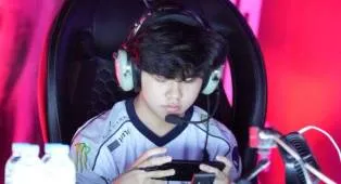 Hasil MPL ID S17 W8 TLID vs RRQ: Kuroky Jadi EXP Laner