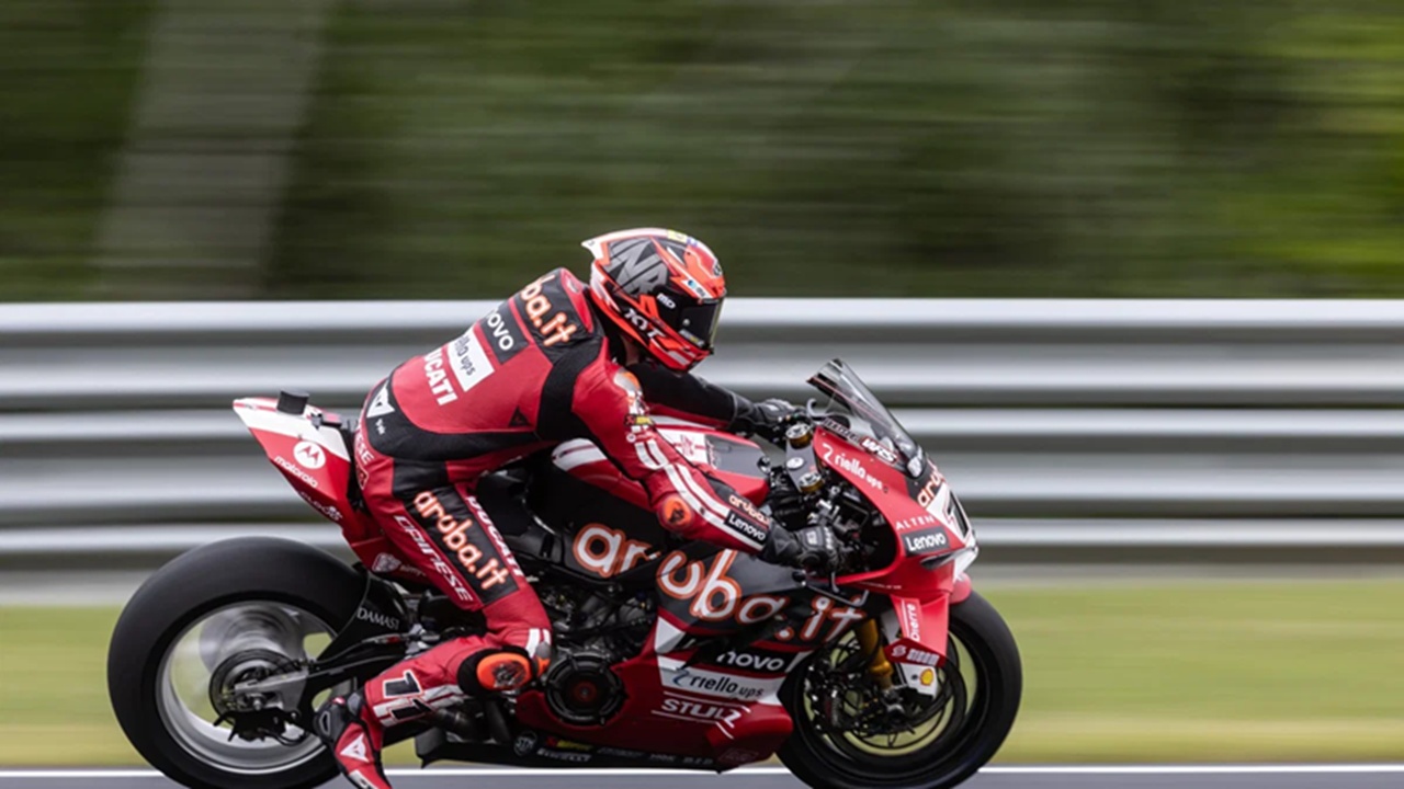 Hasil Superpole WSBK Ceko: Bulega Meraih Pole Position Keenam Beruntun