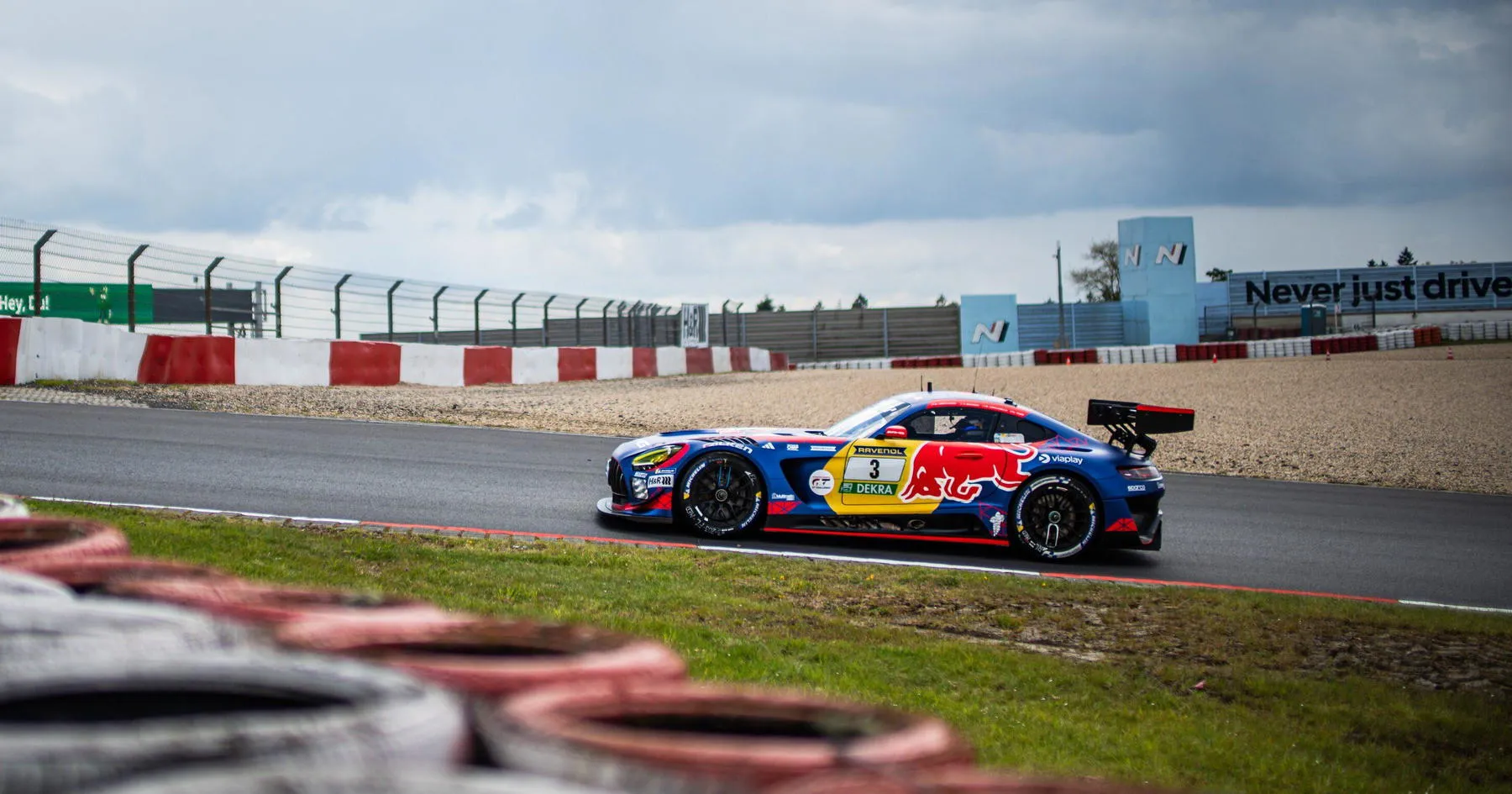 Max Verstappen Kuasai Pimpinan Nürburgring 24 Jam - sumber: (racingnews365)
