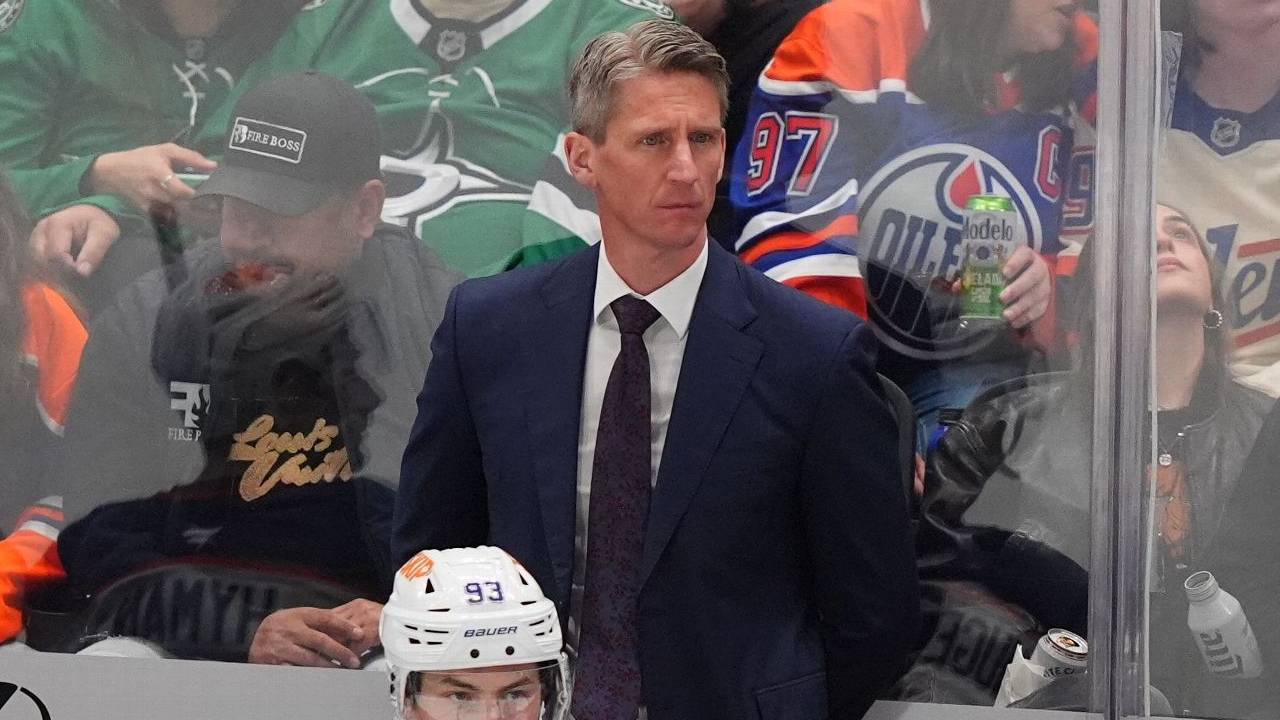 Oilers Pecat Kris Knoblauch Setelah Gagal di Putaran Pertama Playoff NHL