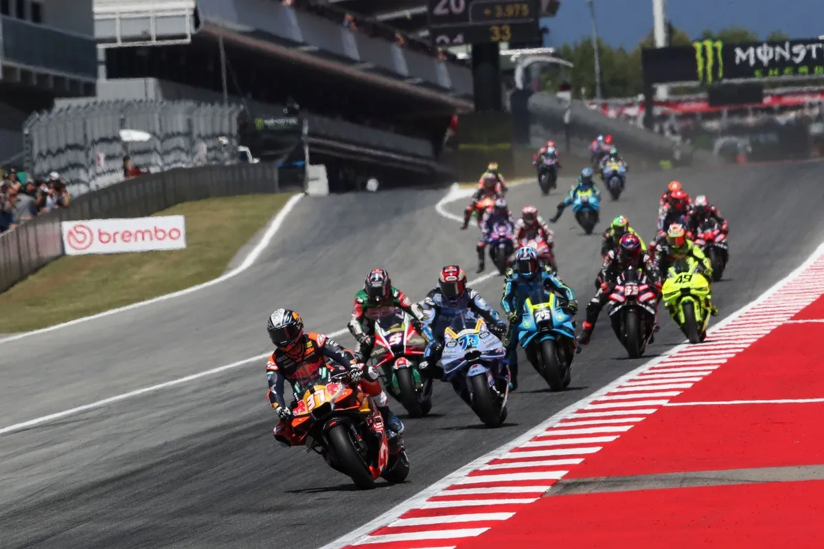 Pedro Acosta Pole Position di MotoGP Catalunya