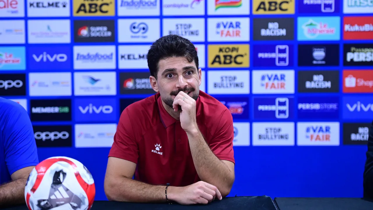 Putros Pastikan Persib Tak Terganggu Absennya Bojan Hodak